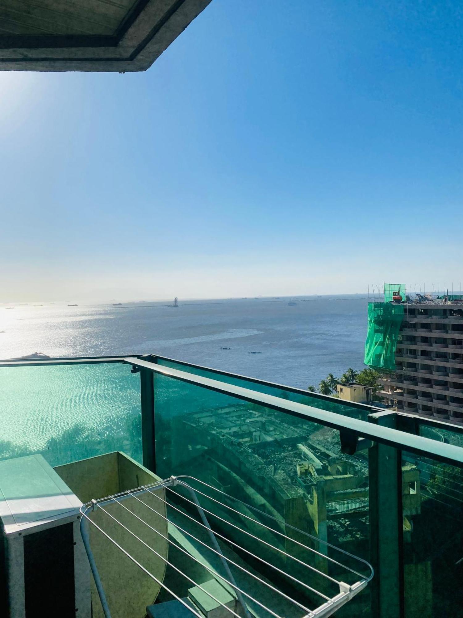 Baywatch Tower Hotel Manilla Buitenkant foto