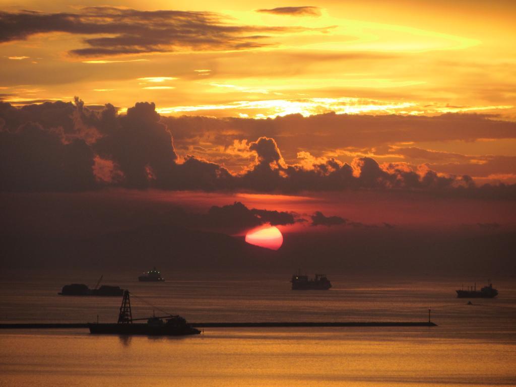 Baywatch Tower Hotel Manilla Buitenkant foto