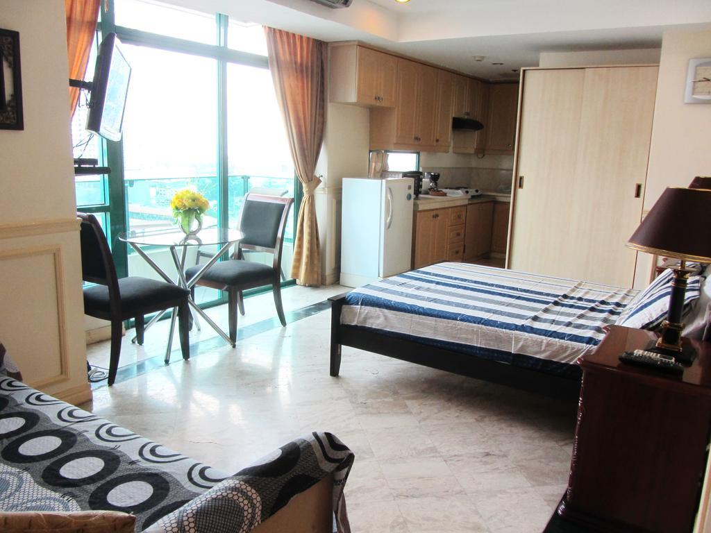 Baywatch Tower Hotel Manilla Buitenkant foto